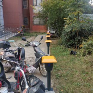 电动车充电桩充电插座户外防水室外电动汽车立柱10防雨分路防溅机