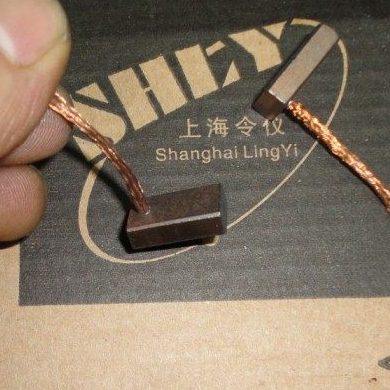 5*10*17MM电刷CM8100启动马达中铜碳刷 5X10X17MM