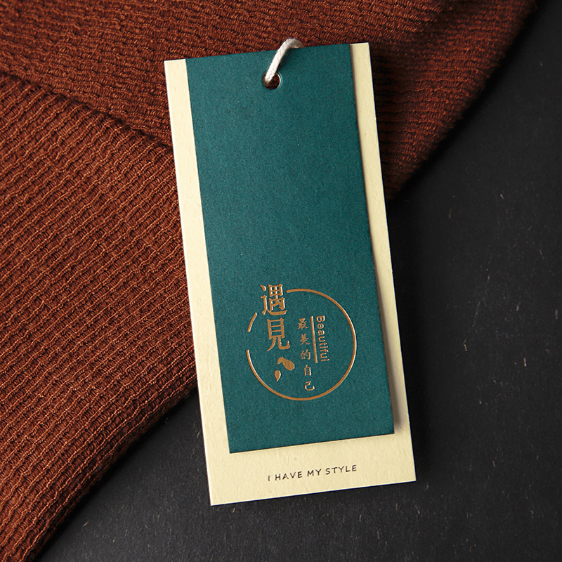 吊牌定制logo墨绿色凹凸烫金挂牌定做女装服装店衣服标签订制