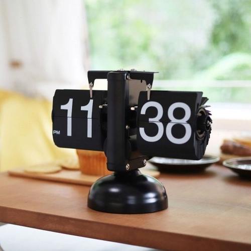 创意机械自动翻页时钟表桌面摆件简约复古网红电子座钟台钟石英钟