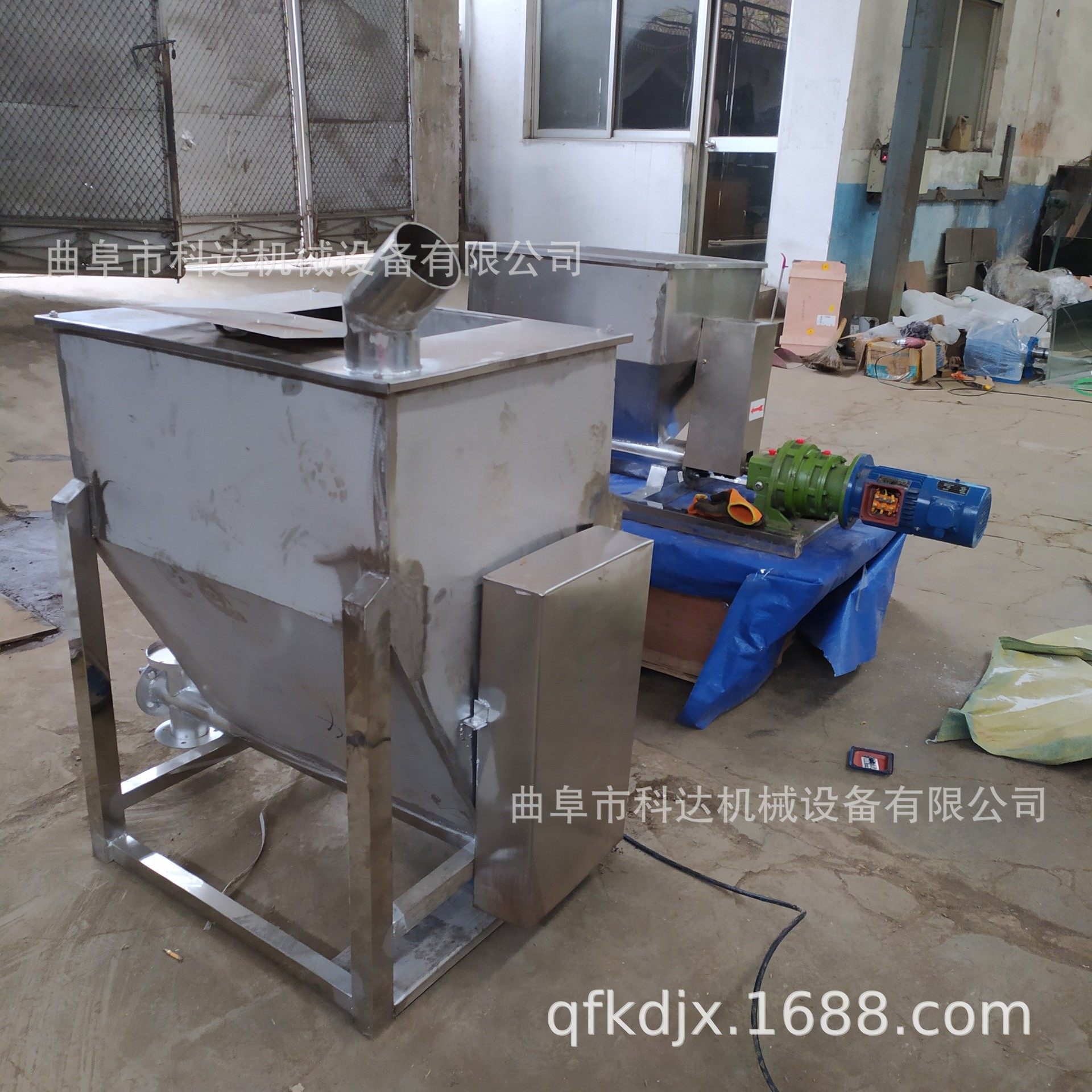 电机加防护罩定量面粉大豆粉螺旋给料机XWZF干粉投加机视频,搬运/仓储/物流设备,加料机,淘宝优惠券,粉丝福利购,淘宝优惠卷