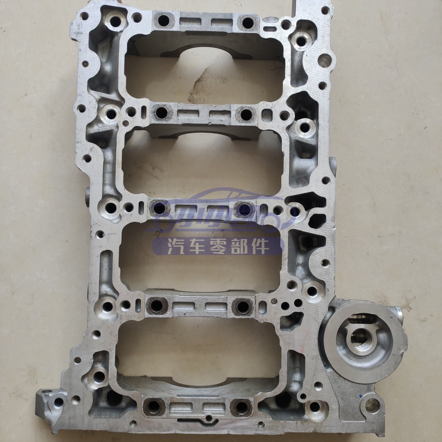 适配凯迪拉克XTS ATSL XT5 CT62.0发动机中缸下面的大瓦支架 瓦架