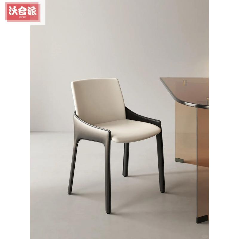 现代极简意式餐椅北欧靠背椅铁艺极简餐厅休闲椅高档时尚马鞍椅子