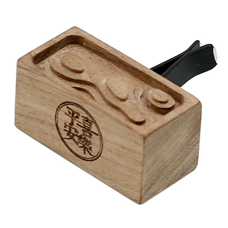 车载扩香木香薰摆件汽车内出风口精油香水香氛室内空调实木扩香器