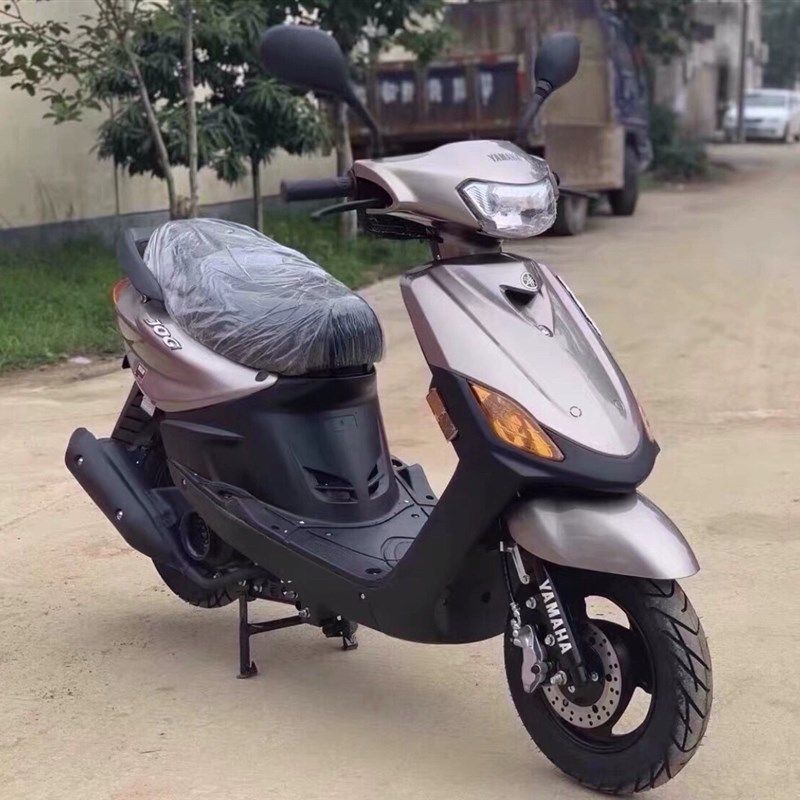 二代125cc踏板燃油国四电喷可上牌整车.男女代步车