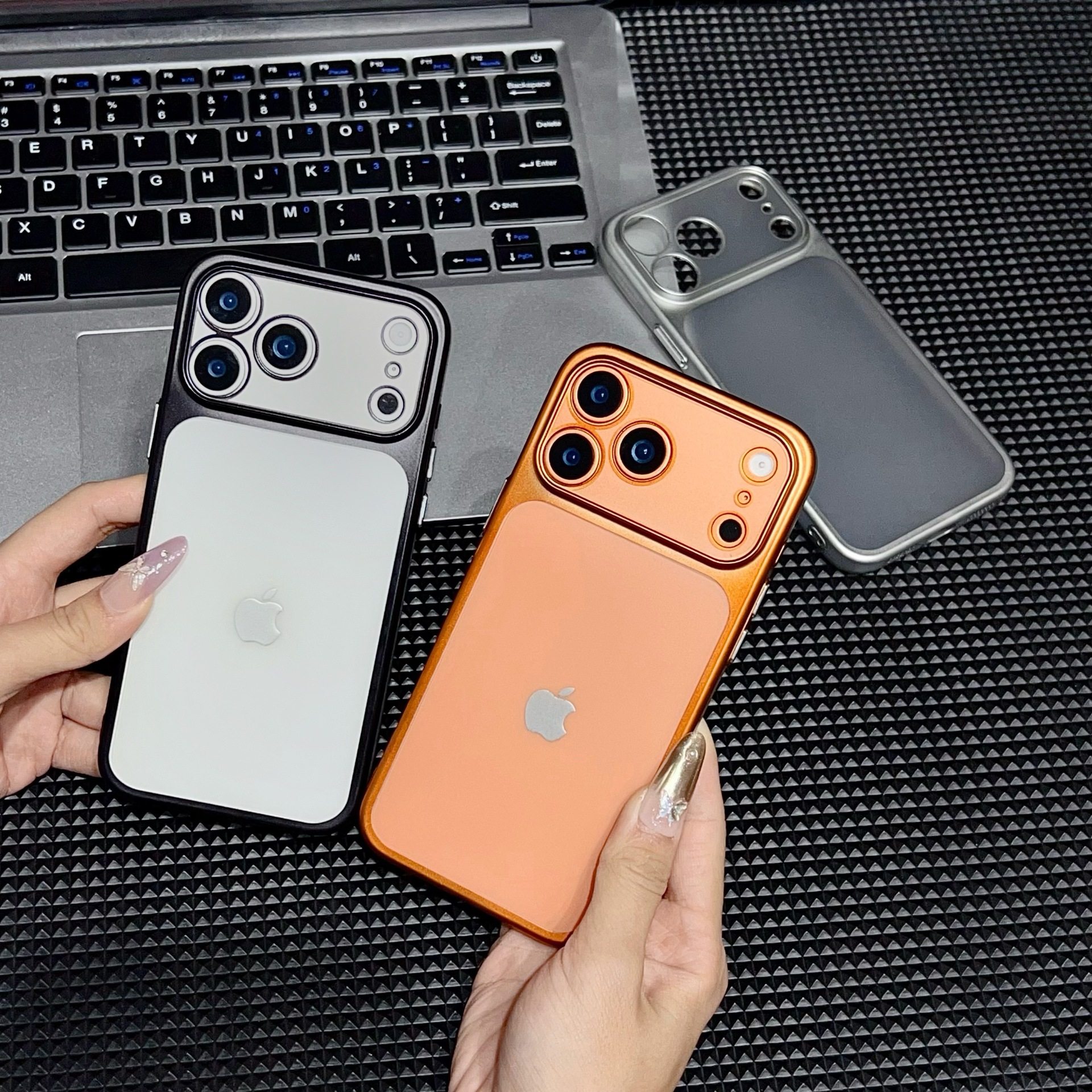 电镀高级简约风磨砂苹果17promax手机壳iPhone16pro超薄保护套15plus软硅胶14橙色13/12/11