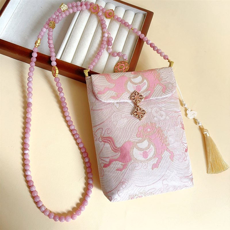 马醉金新a中式斜挎国风长链手工珠珠链配马面裙刺绣手机小包礼物