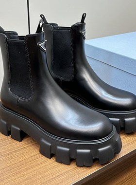 刘雯三角标切尔西靴黑色牛皮松糕E齿轮底松紧带一脚蹬短靴子女