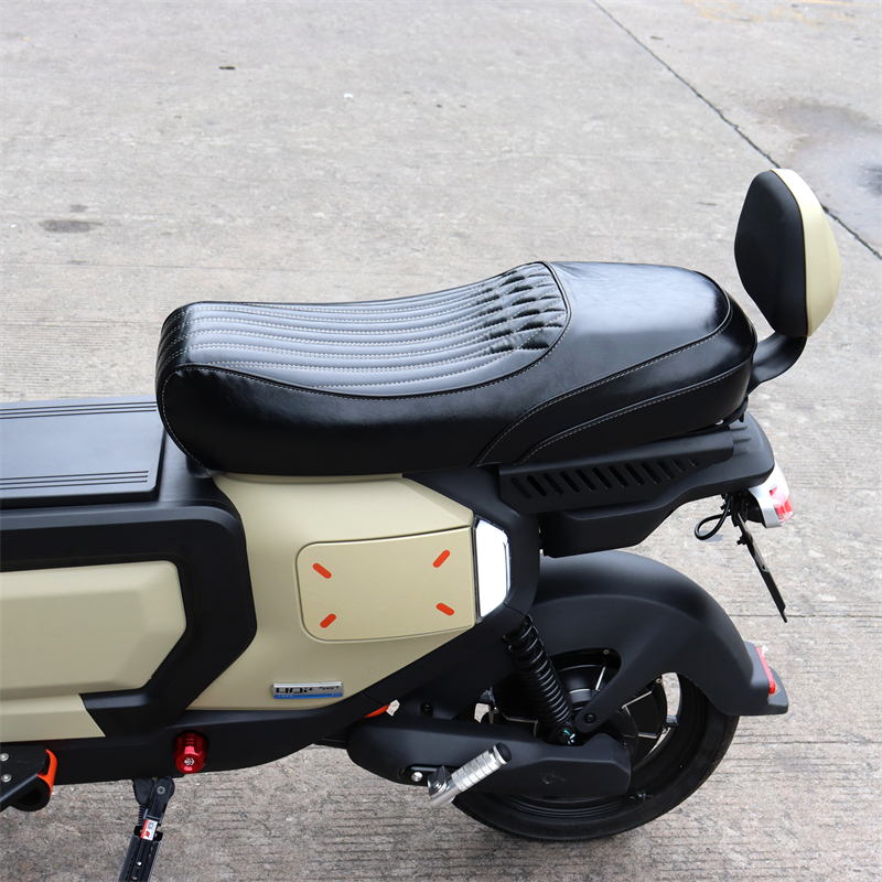 适用小牛电动车新款UQi+一体坐垫U2加长加大座包加宽加厚改装配件