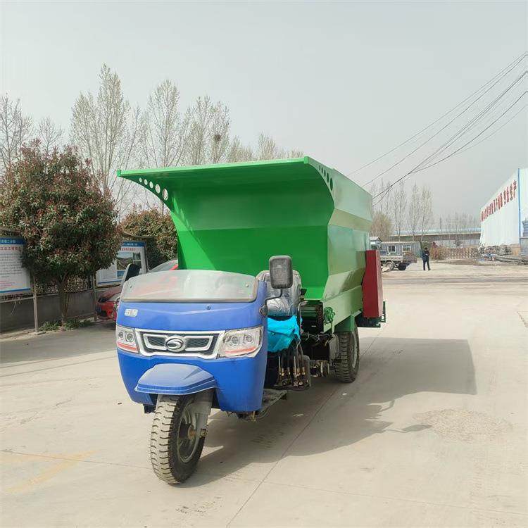 车载搅拌撒料车立式牛羊饲草料投料机干草料自动撒草车,畜牧/养殖物资,特种养殖设备,淘宝优惠券,粉丝福利购,淘宝优惠卷