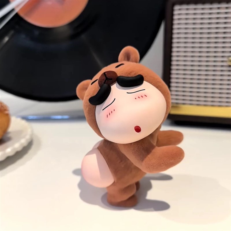 植绒光屁屁小熊蜡笔小新摆件手办车挂玩偶2025新款七夕送女友礼物