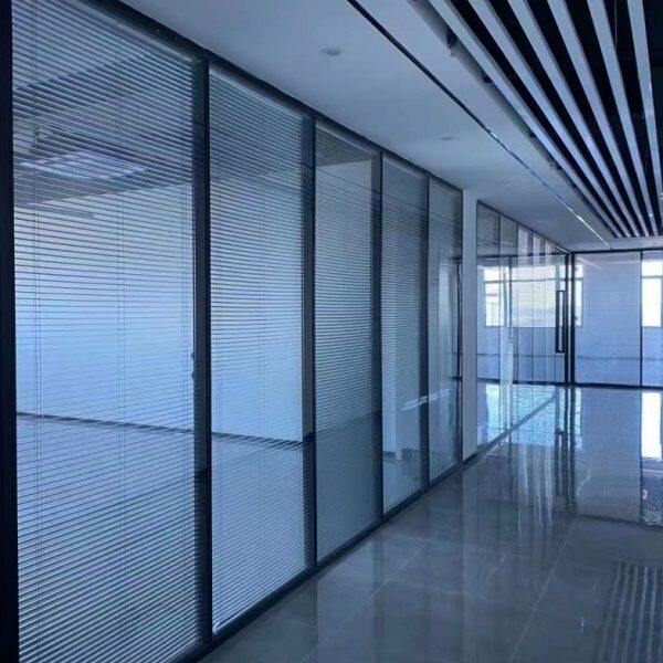 湖州市钢化玻璃隔断写字楼办公室隔音墙高隔断间铝合金磁控百叶窗
