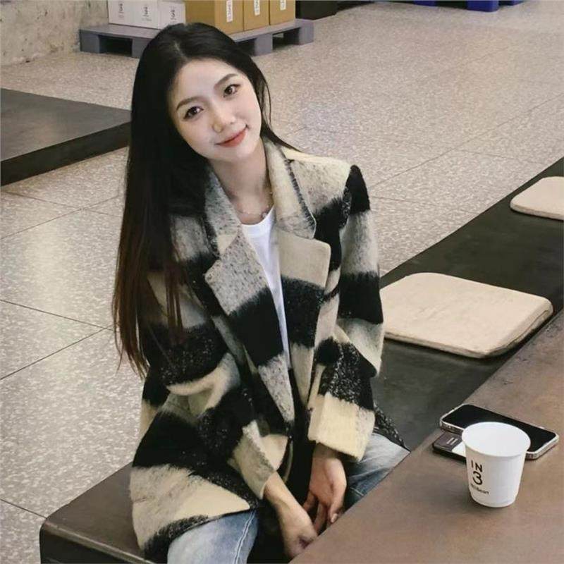 黑白格子西装毛呢外套女2025新款早秋季加厚韩系宽松呢子大衣短款