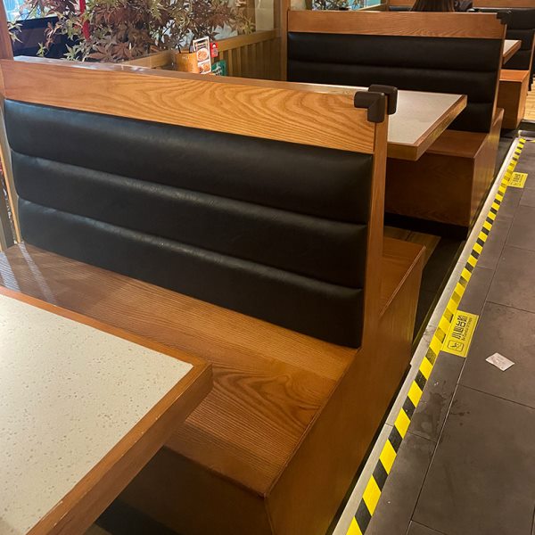 实木火锅日料店烤鱼店湘菜馆餐椅靠墙卡座自助餐厅大圆桌桌椅组合