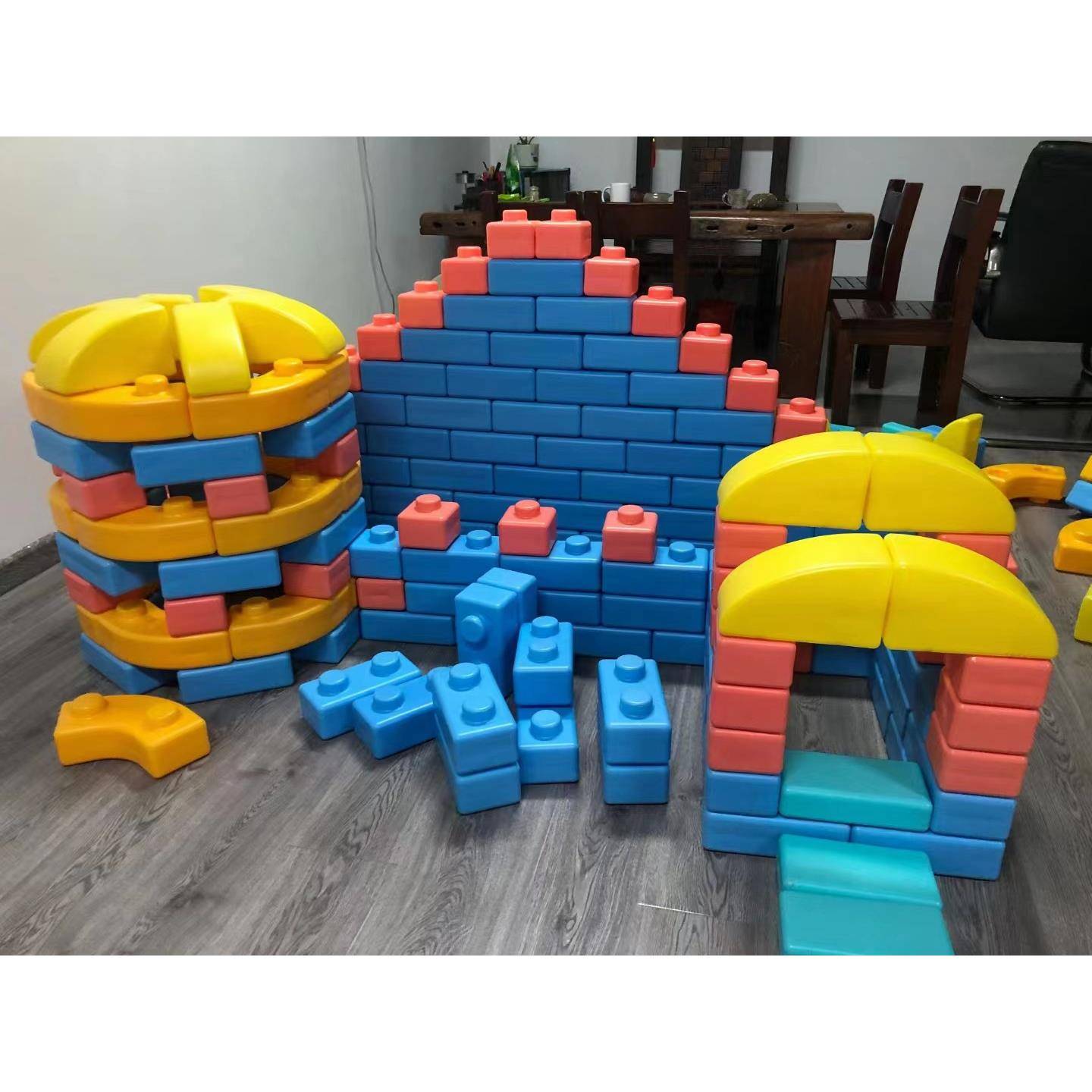 儿童乐园大型拼插塑料积木幼儿园户外大型构建益智积木游乐设备