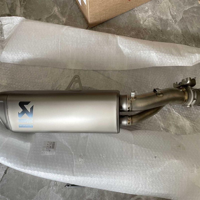 CBR1000RR-R摩托车天蝎激光标钛合金排气管