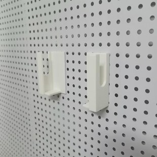 30孔距圆孔洞洞板配件 插排固定器拖线板插线板插座收纳