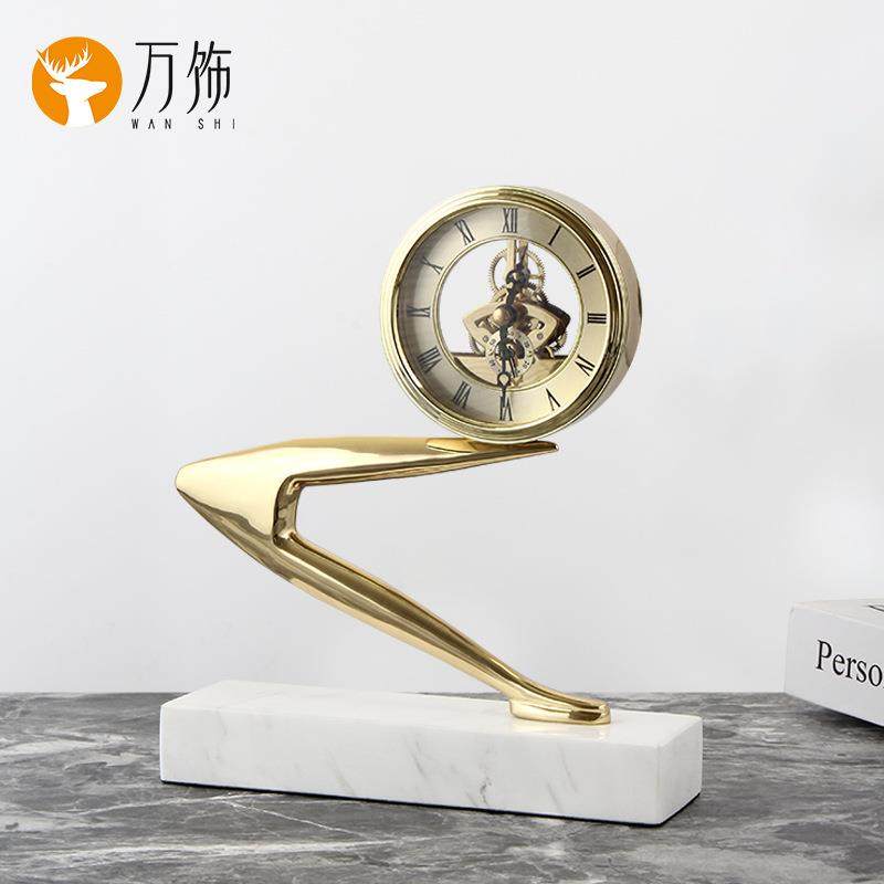 现代简约办公室客厅卧室桌面加速度时钟创意手工摆件铜制品