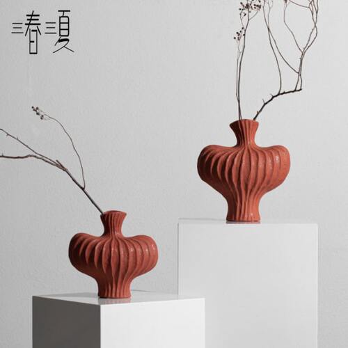 侘寂风红色陶瓷花器摆件宋代美学新中式茶室插花复古禅意装饰搭配