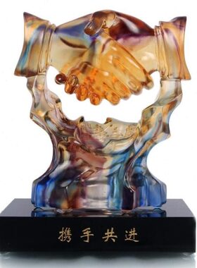 合作共赢握手摆件老板领导办公室桌面琉璃工艺装饰品摆设开业礼品