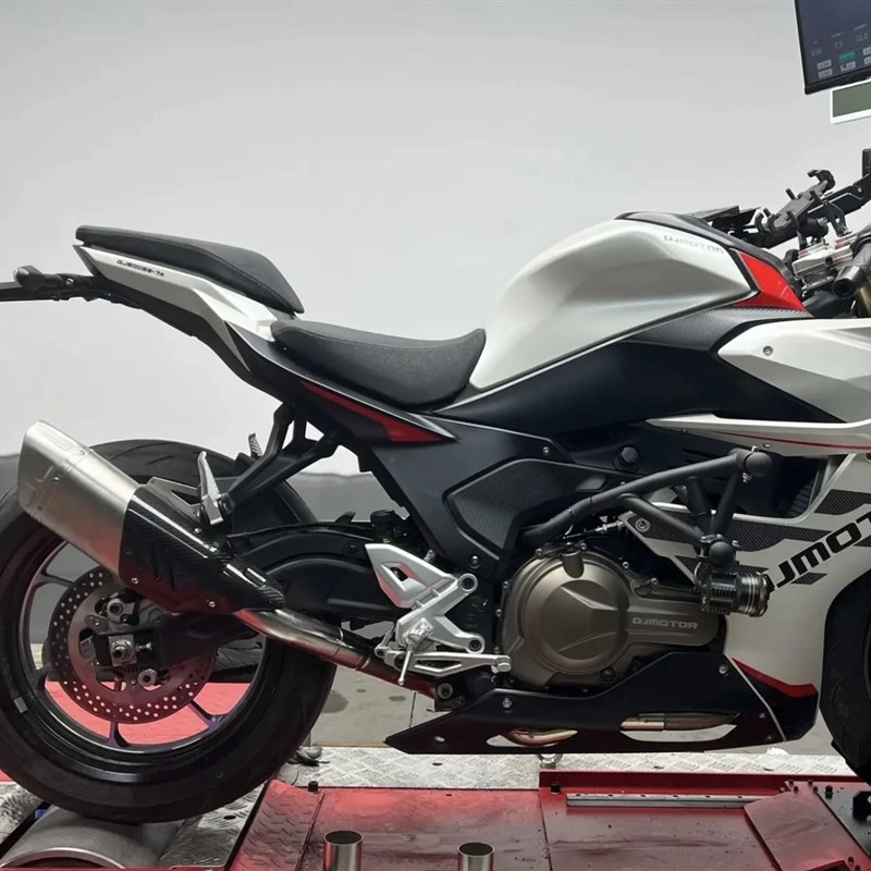 适用于钱江赛550S摩托车排气 外观阀门 天蝎侧拍 底排SC AR