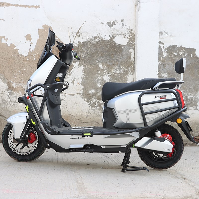 适用于台铃火眼机甲3封神EB电自款前后保险杠尾箱支架加厚防摔杠