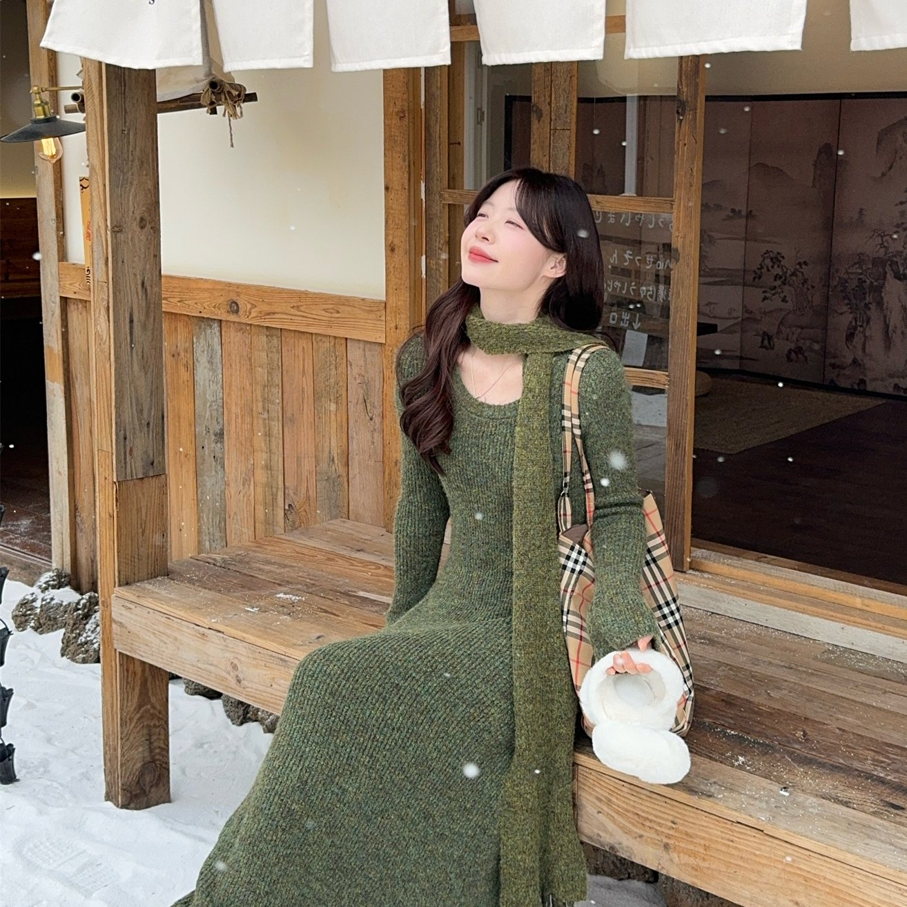 实拍 2025秋季新款气质长款收腰显瘦长袖针织连衣裙配围巾