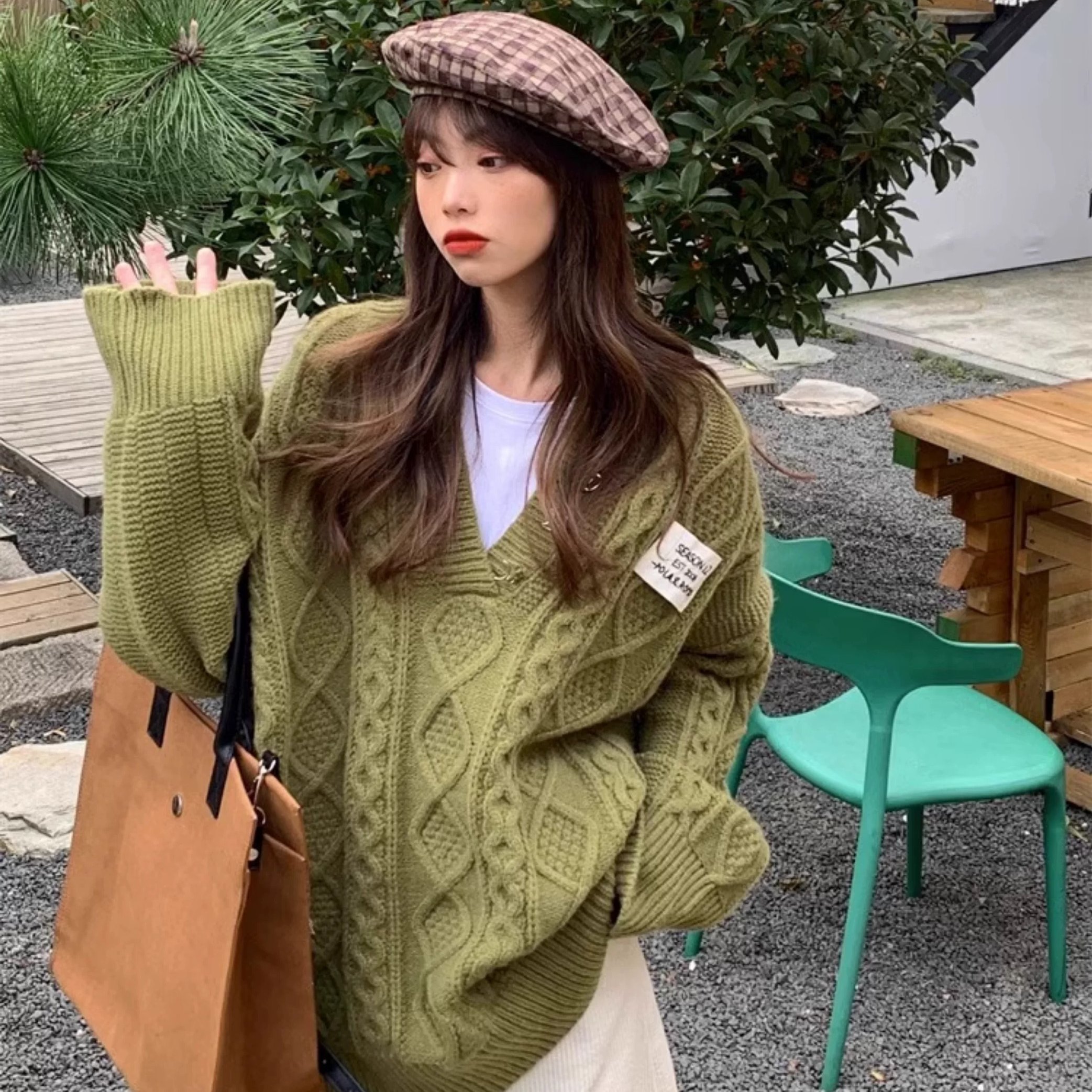 v领毛衣女秋冬宽松慵懒风外穿上衣绿色中长款早秋复古麻花针织衫