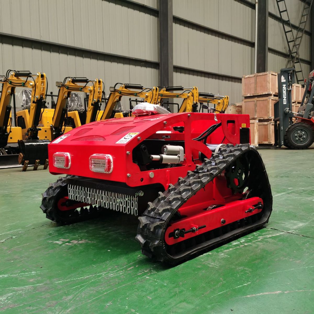 工厂直售小型遥控割草机 果园荒地割草 林业防火隔离带履带割草机