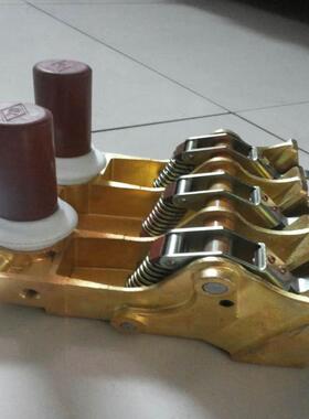 厂家供应T900电动轮刷握GE1213AC137油田设备铸铜碳刷架