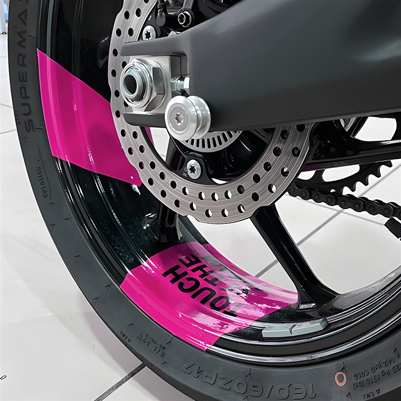 适用于 于凯越450RR/321RR改装箭头款轮毂贴纸贴花防水改装拉花版