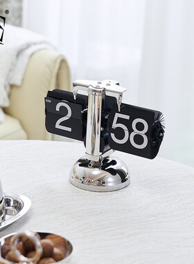 BFS欧式创意个性自动翻页时钟桌面摆件简约S覆古家居座钟台钟