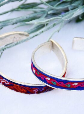 绣花手镯配饰手镯 苗族 中国风苗细民族风原创设计银女士绣花手镯