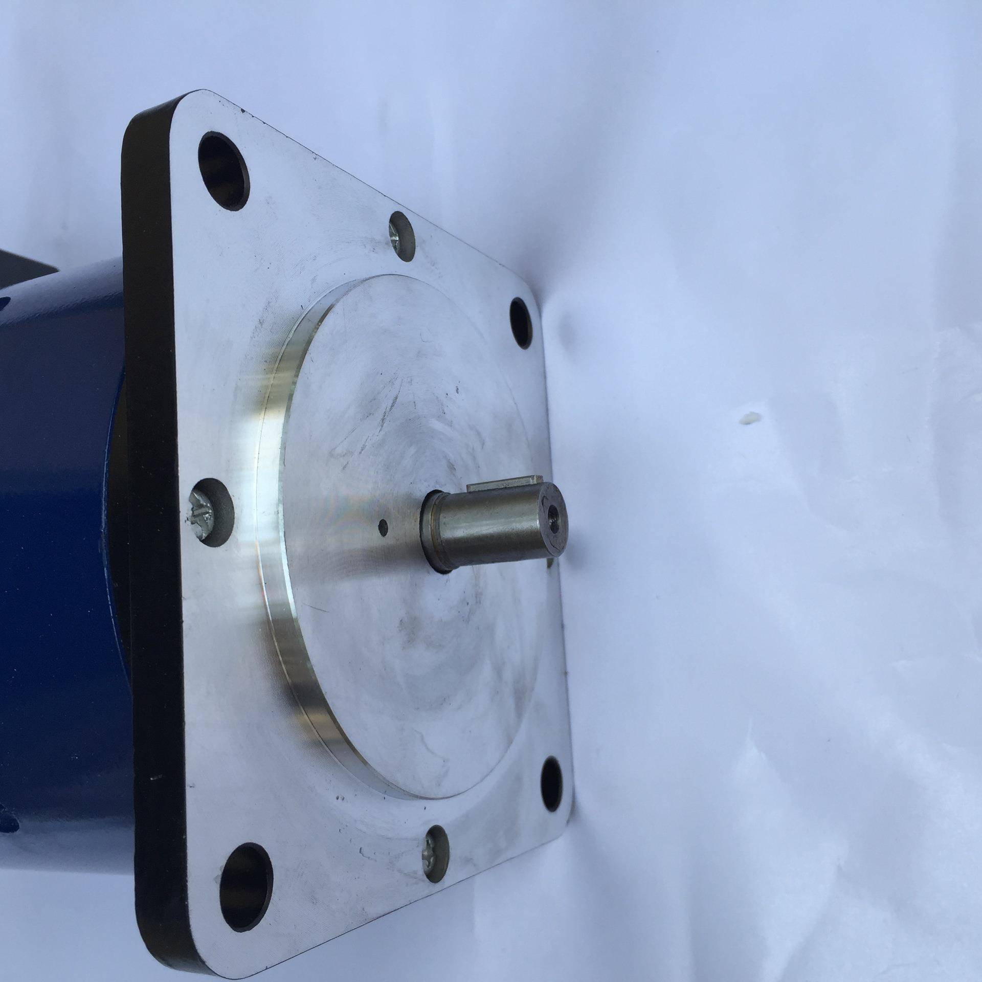 130SZ03A3直流伺服电机600W110V3000r/minSZ立式法兰安装电动机