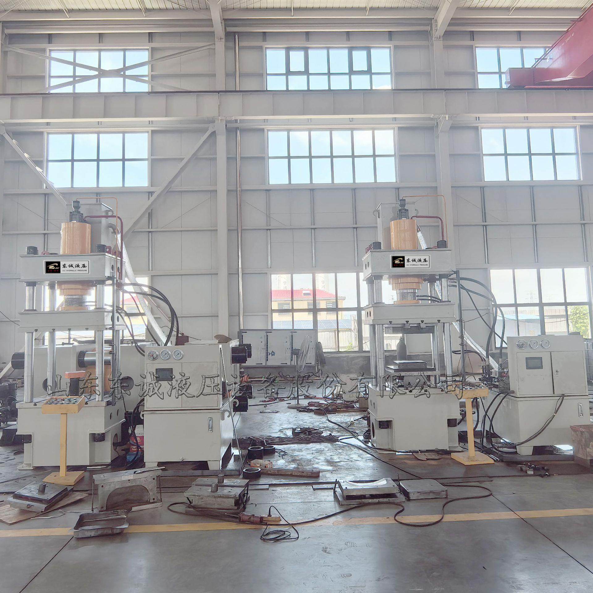 100吨三梁四柱液压机 200吨四柱拉伸液压机 315吨四柱快速液压机