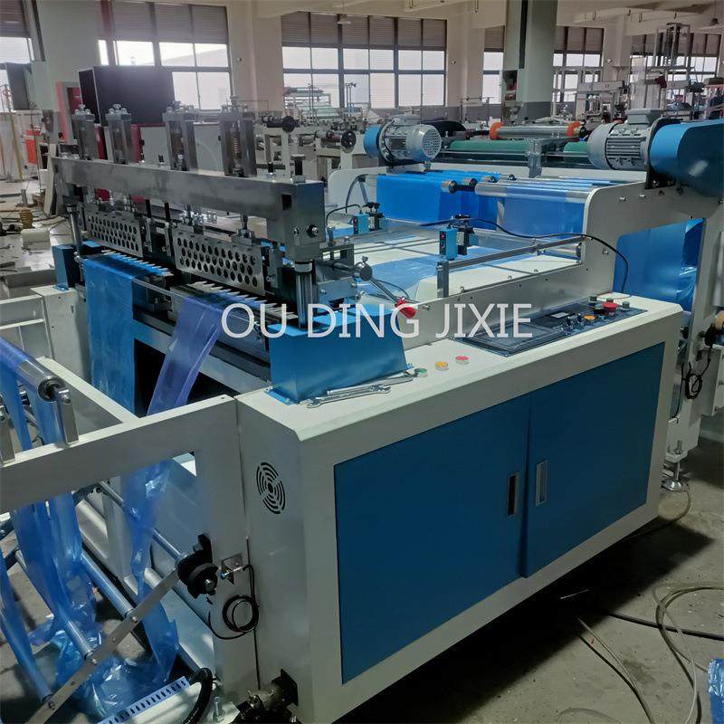 PE薄膜防水桌布制造机宴席台布生产设备点断式桌布连卷机