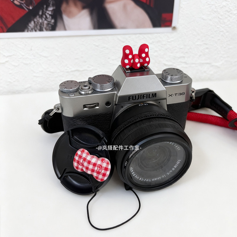 红色蝴蝶结热靴盖防丢绳适用200d60Dr50z5zf富士xt5xs20xt30zve10