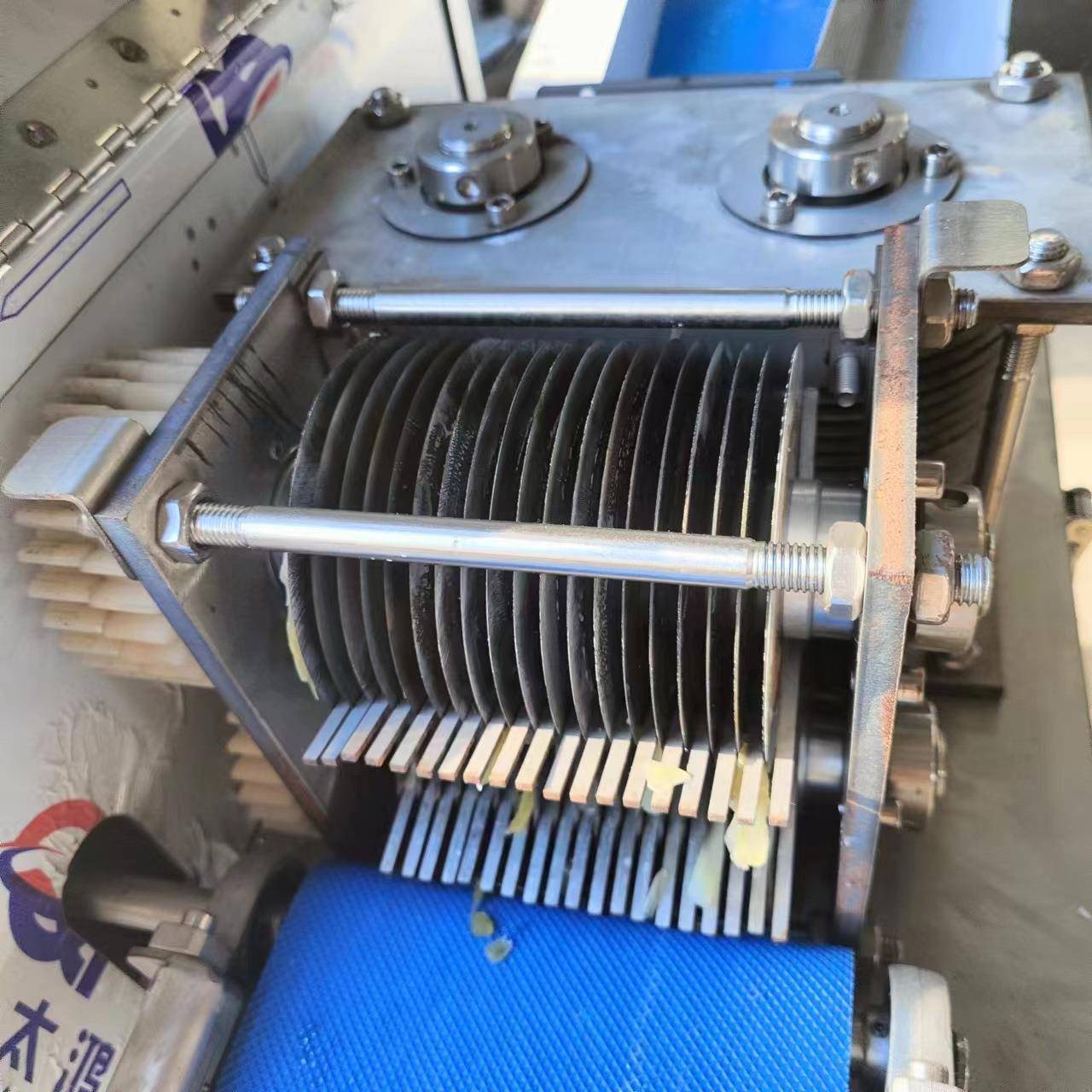 竹笋茭白切条机芦笋莴笋切丁机肉剁条机粗细可调胡萝卜白菜切丝机