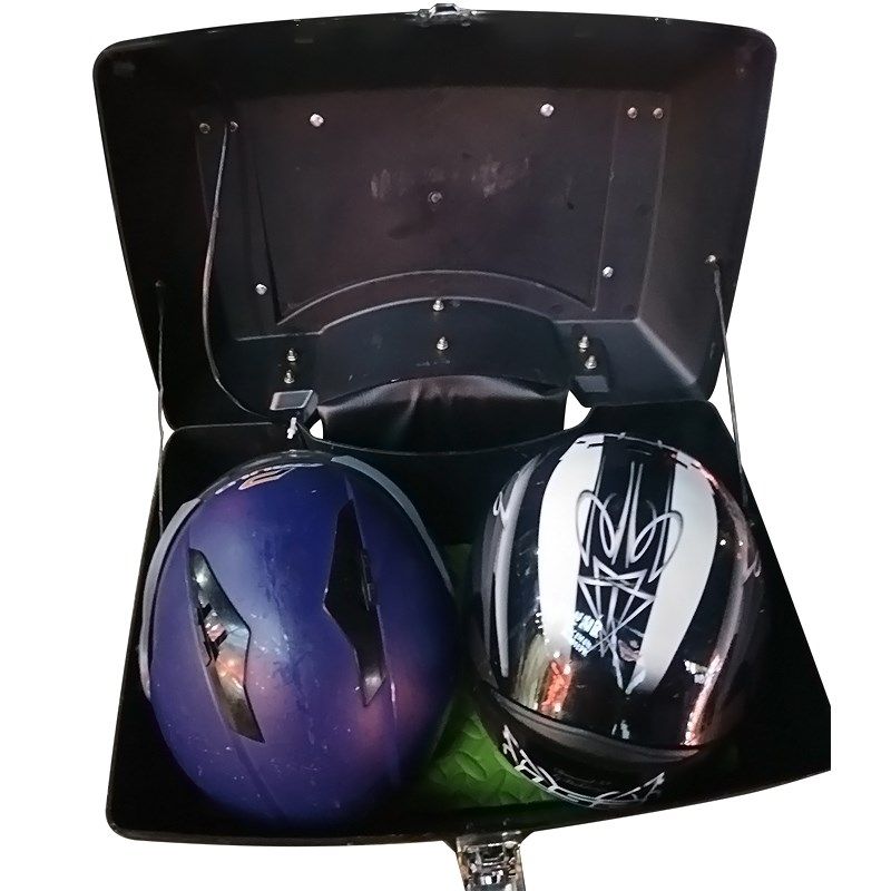 铃木摩托车GZ150-E尾箱大容量边箱后备箱可放全盔带后货架带LED灯