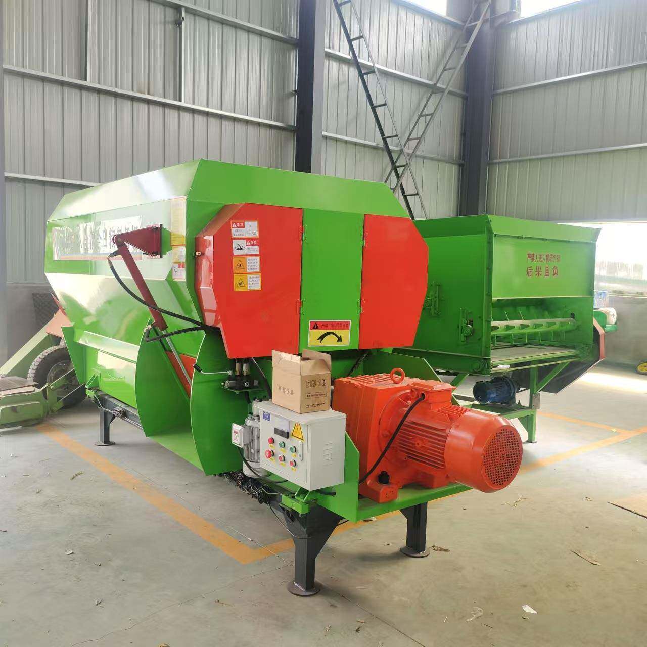 全混合饲料搅拌机tmr全日粮饲料搅拌机直联五方饲料搅拌机