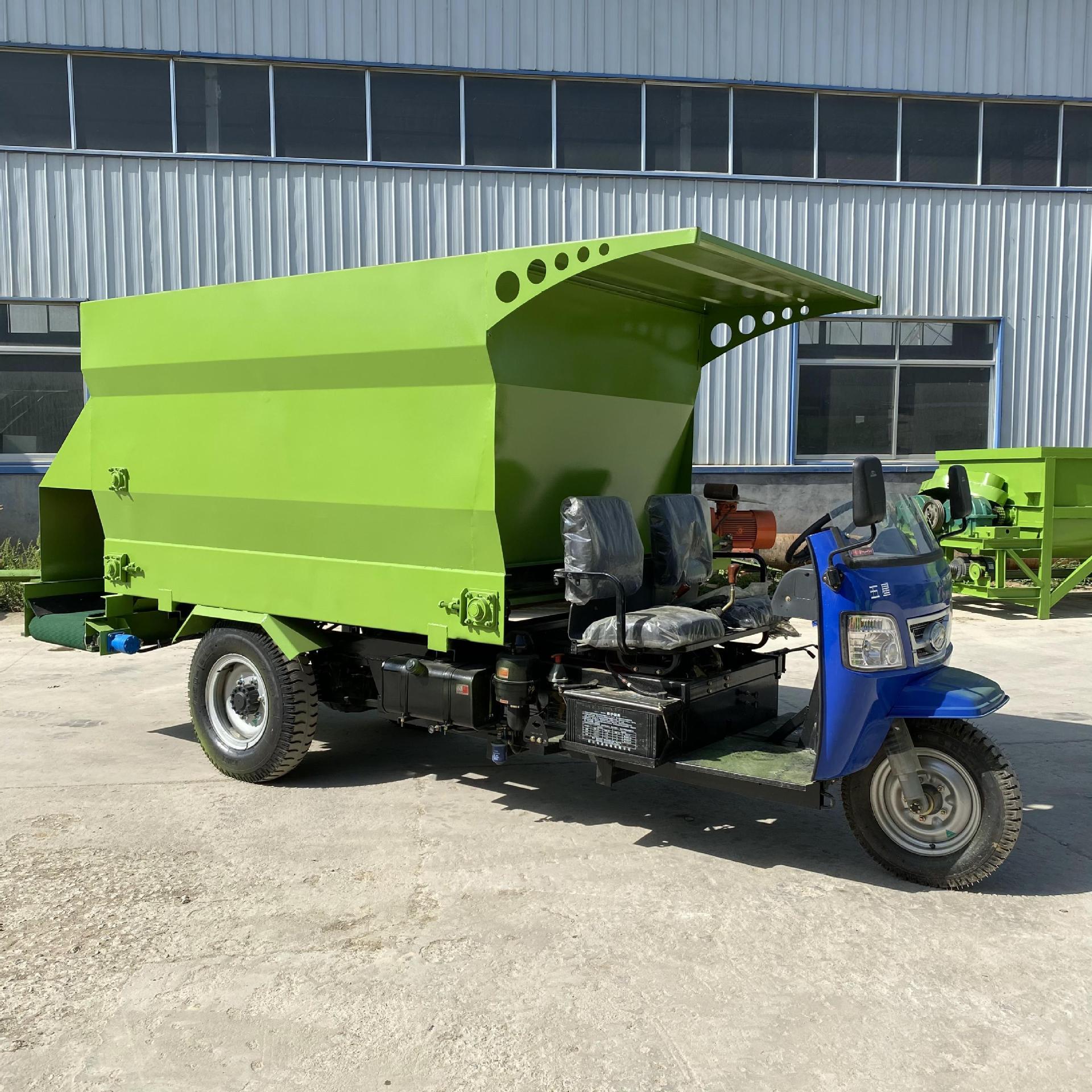 五立方柴油牛场喂料车多功能搅拌撒草车畜牧养殖草料投料机