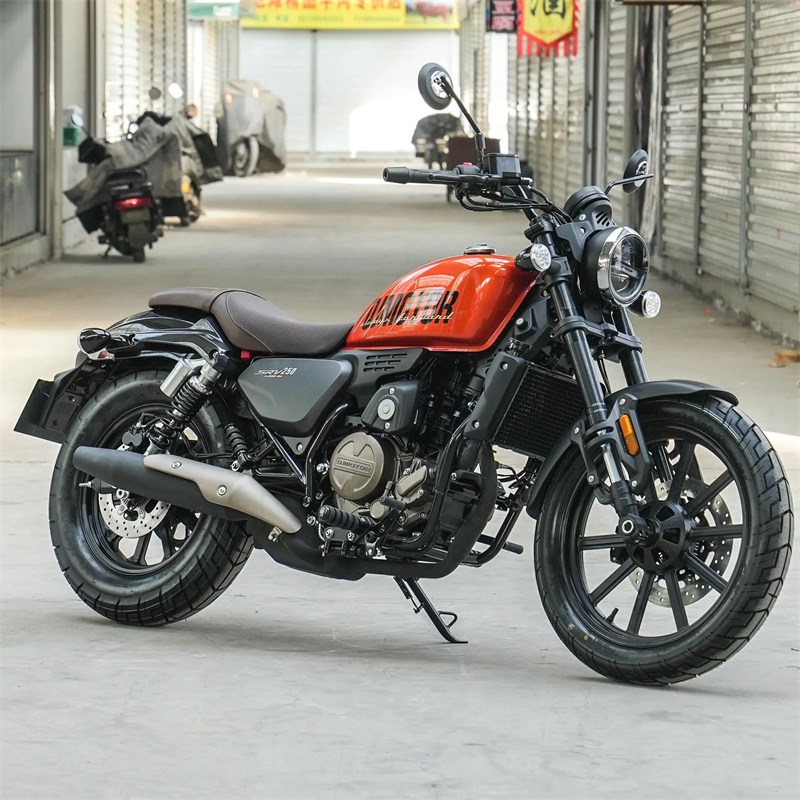 新款国四电喷钱江QJ闪150CC街车闪250双缸水冷巡航复古太子摩托车