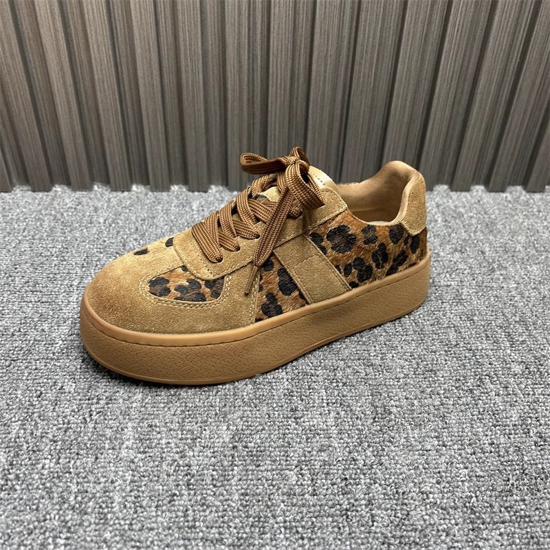 品牌处理真皮德训鞋女2025年春季新款磨砂皮复古百搭休闲勃肯板鞋