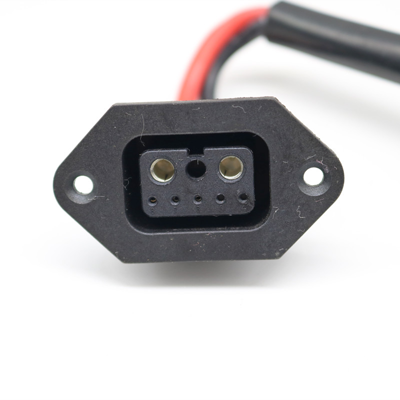 雅迪电动电瓶车锂电池2+5连接电源线充电口座子转换插头国标新品