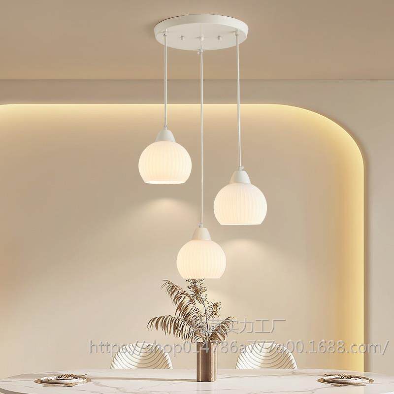 三头餐厅吊灯现代简约2024新款奶油风吧台餐桌饭厅灯家用餐吊灯