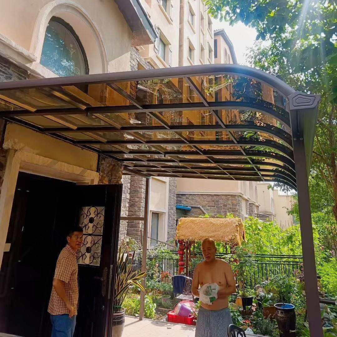 阳光板静音雨棚户外PC耐力板铝合金透明家用楼顶窗户遮雨棚防暴雨