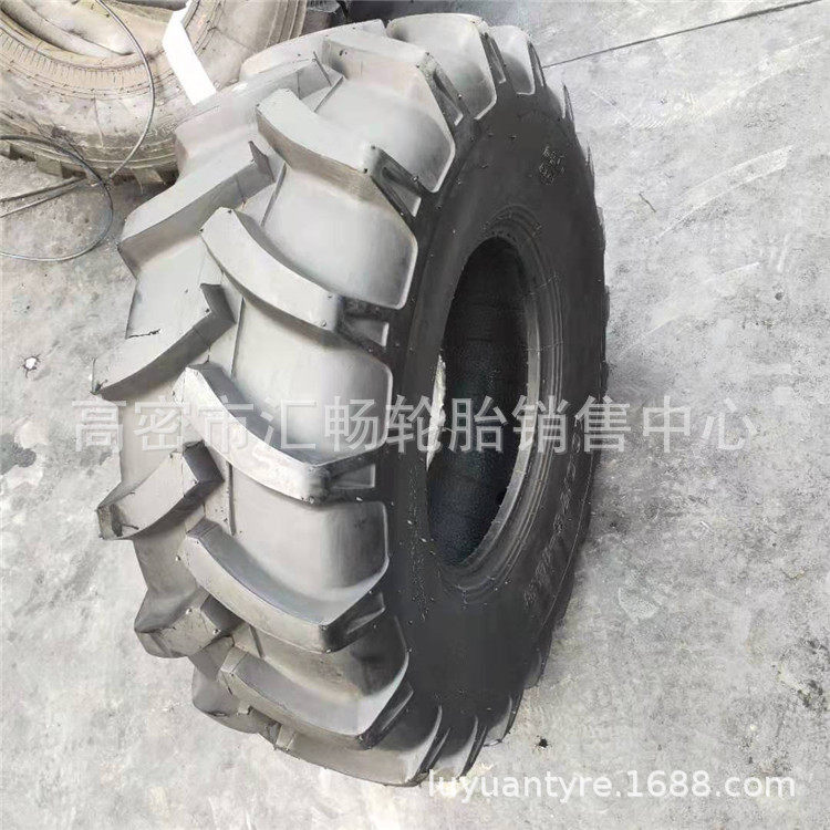 顺福昌10.0/75-15.3人字花纹轮胎农用轮胎