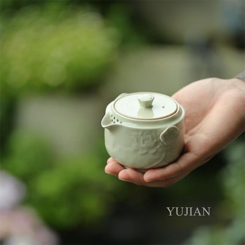 草木灰浮雕荷花旅行茶具快客杯 户外随身便携一壶两杯陶瓷小套组
