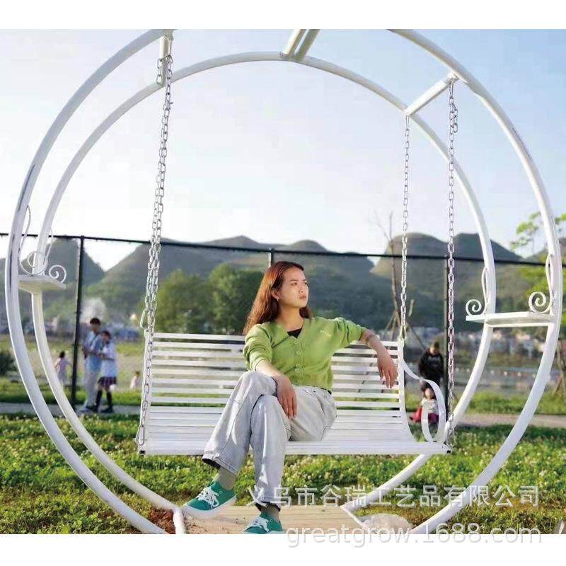 婚庆拍照打卡道具 秋千 铁艺模型 拍摄装饰背景展示