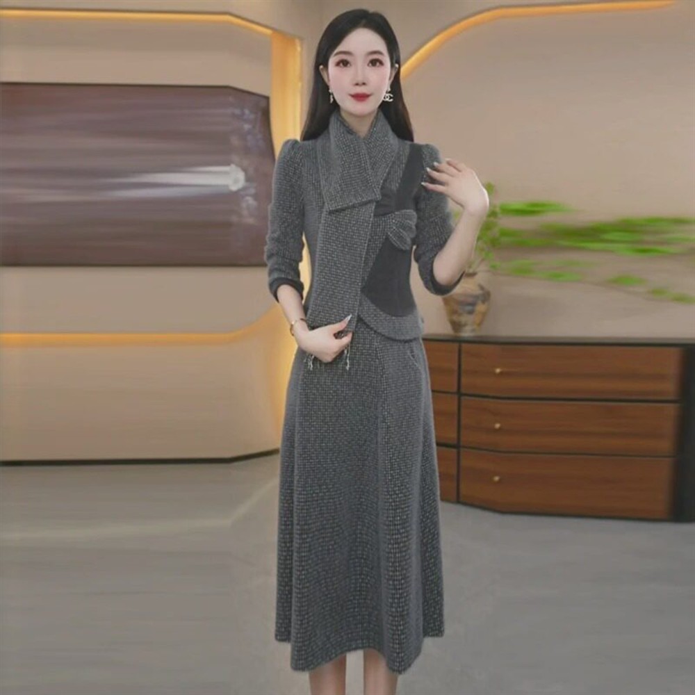 贵妃绒时尚收腰短款上衣格纹半身裙新款秋天女装拍照出片裙子套装